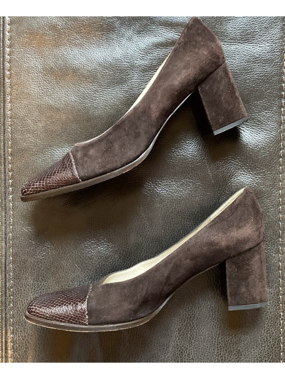 RARE Martinez Valero Vintage Pumps Brown Suede Slip-On Heels Size 9 B (Narrow)..